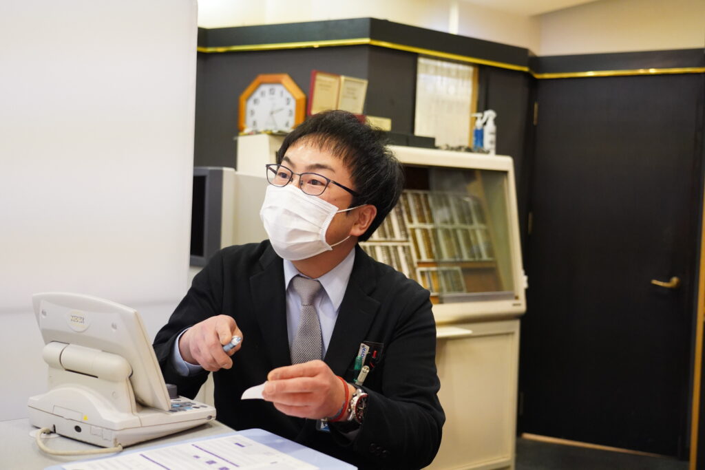 高松市メガネのタナカヤ店内｜豊富なメガネフレームの品揃え